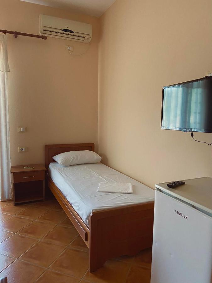 Maria Rentals Radhimë Exterior foto