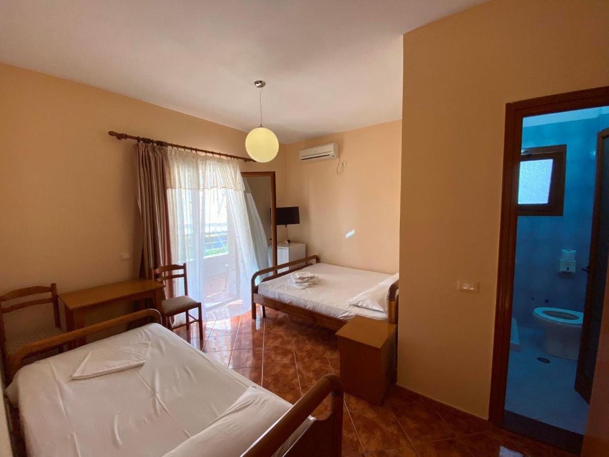 Maria Rentals Radhimë Exterior foto